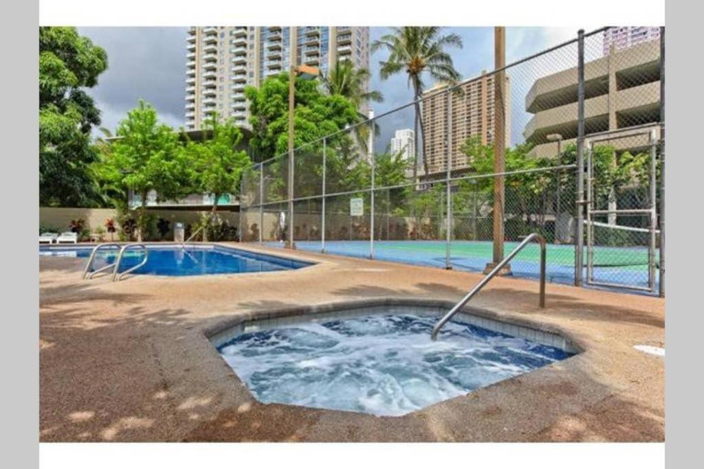 Waikiki Studio Steps To Beach-Mall Free Parking-Wifi Honolulu Buitenkant foto